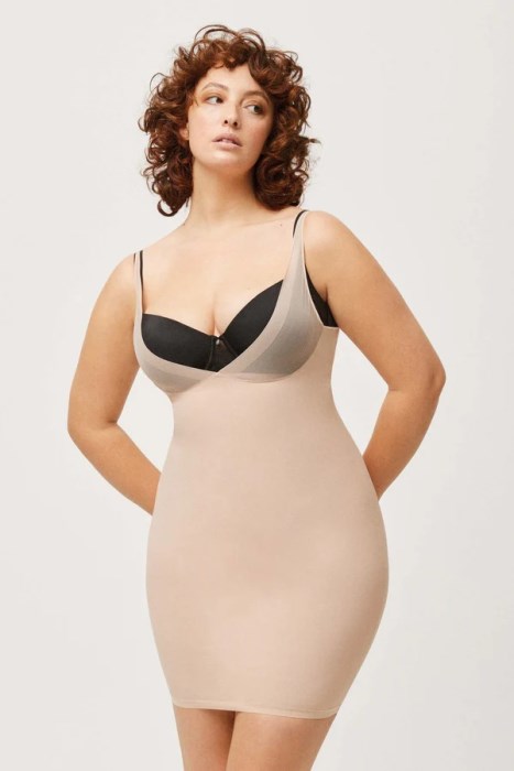  Φόρεμα Σύσφιξης και Ανόρθωσης Χωρίς Ραφές